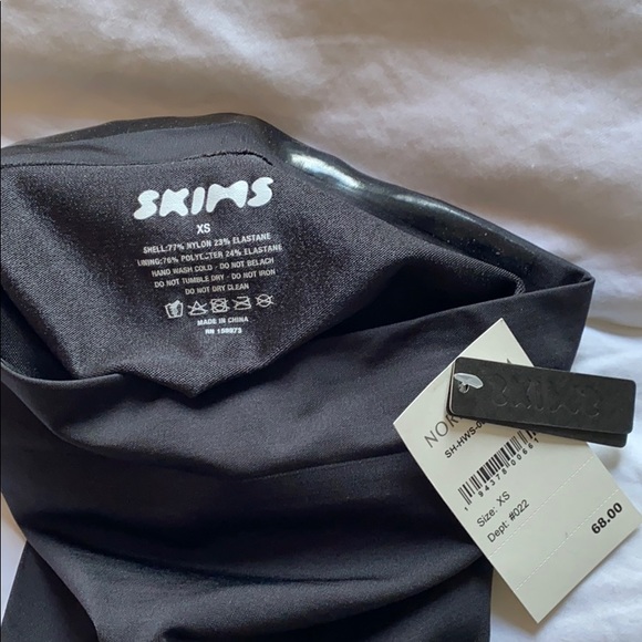 Skims - Picture 3 of 4